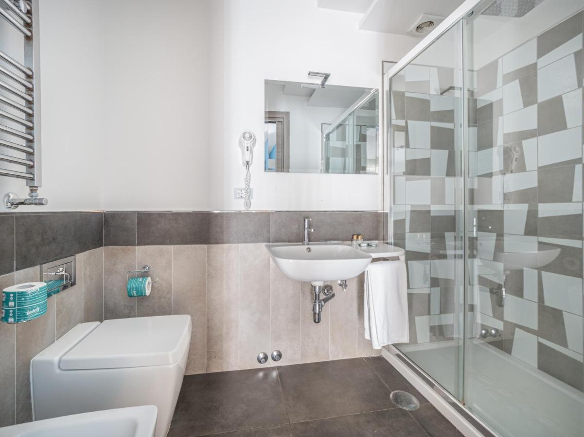 Orange - De Vivo Realty Sorrente