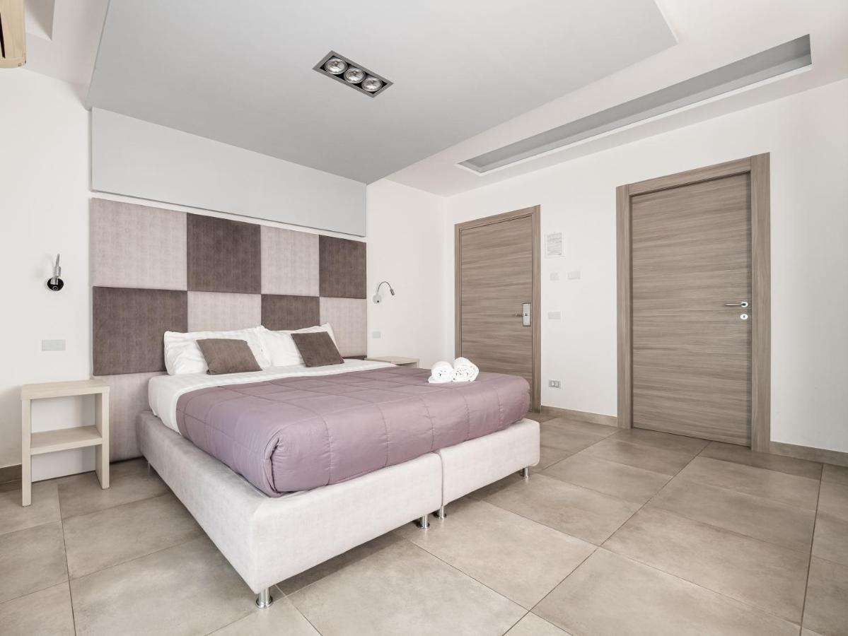 Orange - De Vivo Realty Sorrente