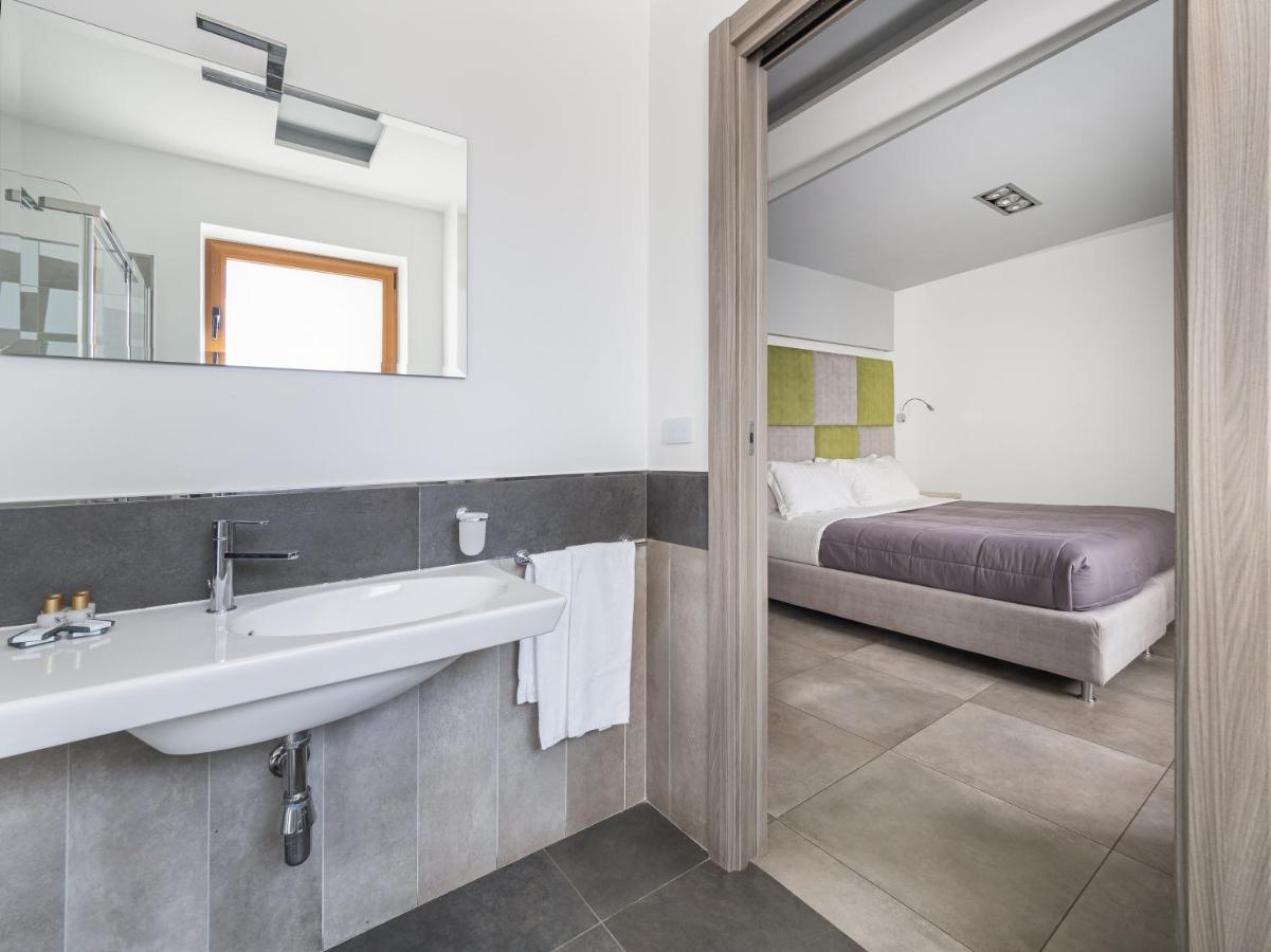 Orange - De Vivo Realty Sorrente