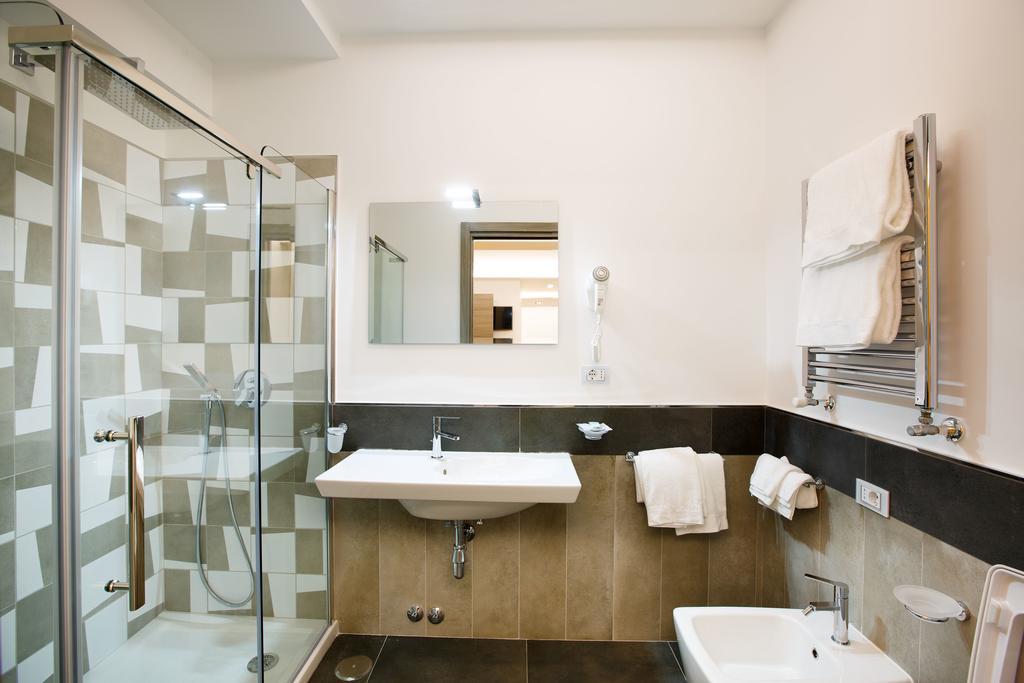 Orange - De Vivo Realty Sorrente